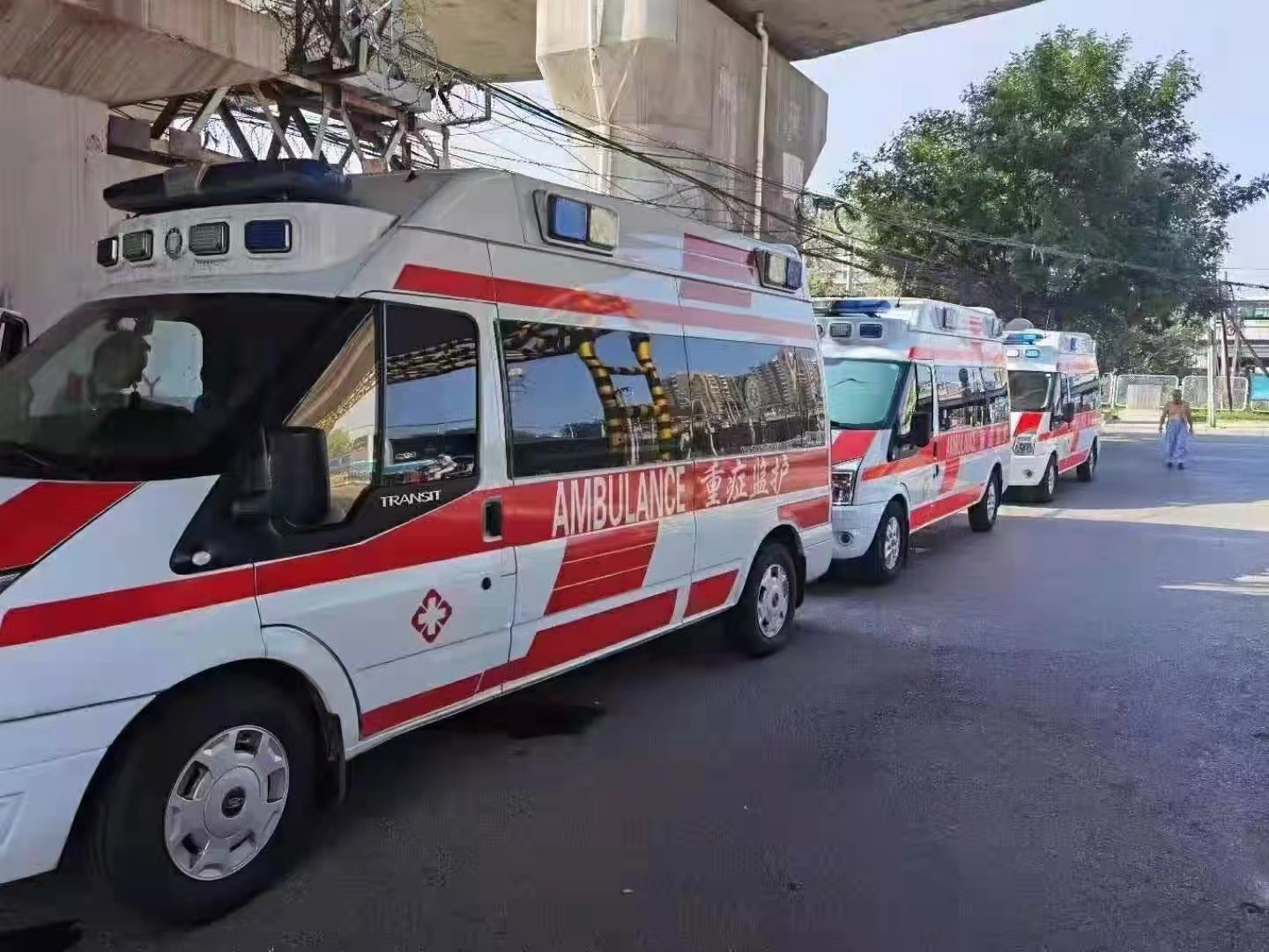 东兴市救护车出租